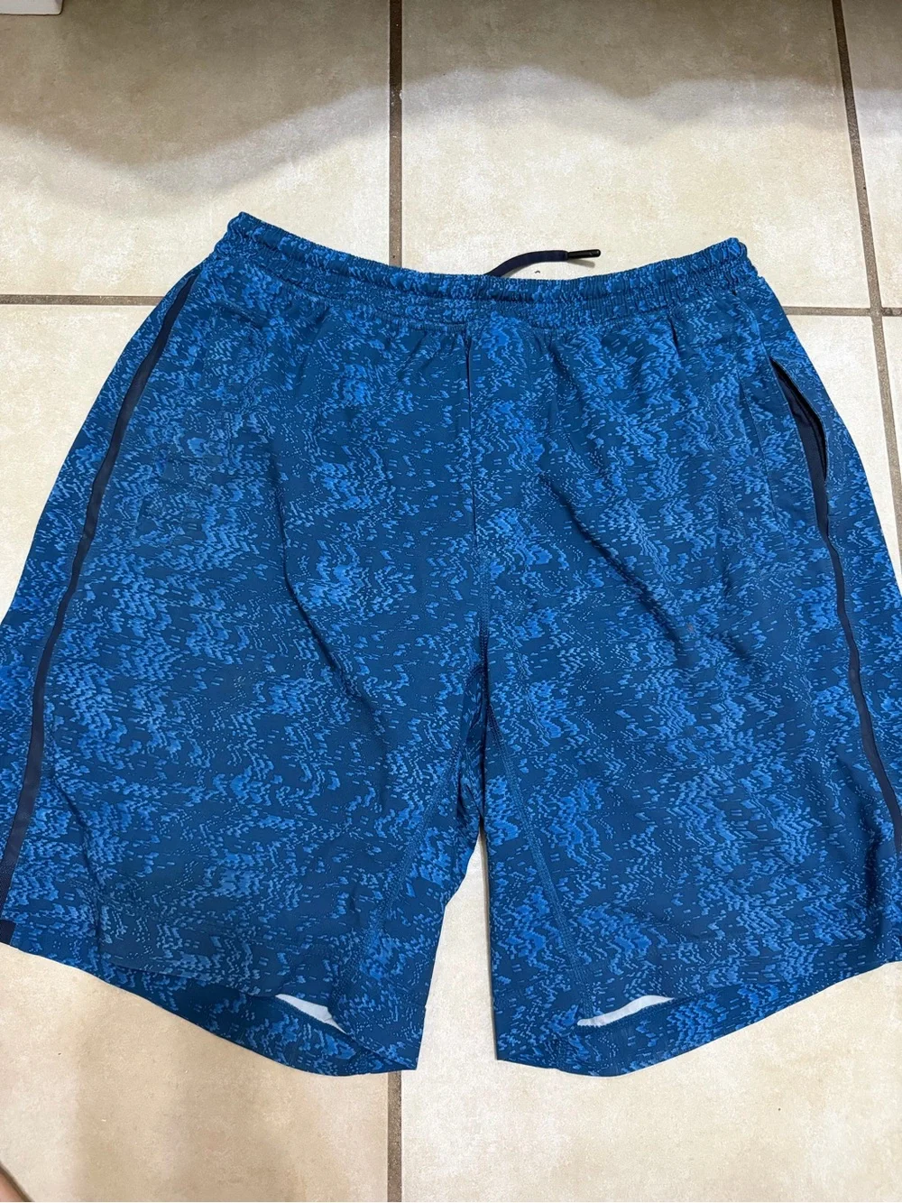 Lululemon Mens Lined Shorts 9